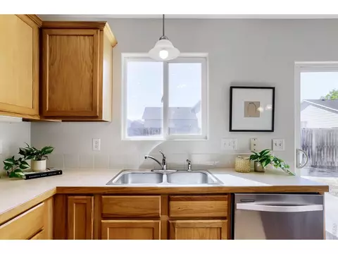 Kitchen - 2827 40th Ave, Greeley, CO 80634 photo 4 of 4