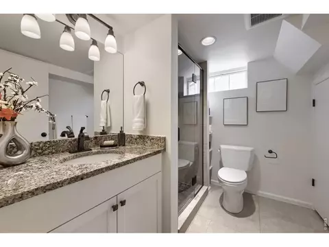 Bath - 3134 11th St, Boulder, CO 80304 photo 2 of 2