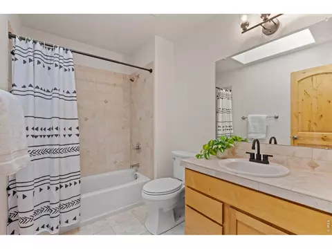 Bath - 2036 Vineyard Ct, Windsor, CO 80550 photo 4 of 5