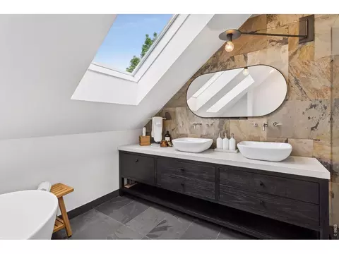Bath - 4862 Curie Ct, Boulder, CO 80301 photo 4 of 7