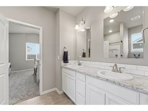 Bath - 1111 Johnson St, Wiggins, CO 80654 photo 3 of 3