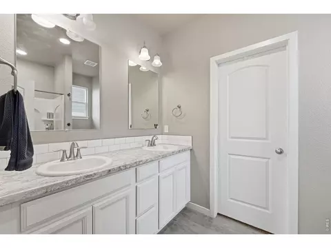 Bath - 1111 Johnson St, Wiggins, CO 80654 photo 2 of 3