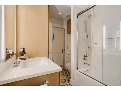 Bath - 153 Poorman Rd, Boulder, CO 80302 photo 4 of 5