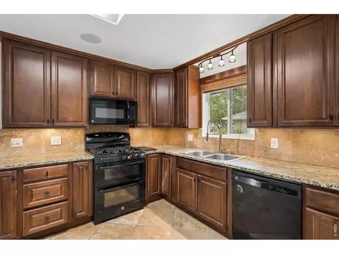 Kitchen - 7232 W 67th Pl, Arvada, CO 80003 photo 2 of 3