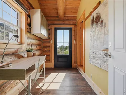 Entry Way - 1652 Eiger Rd, Livermore, CO 80536 photo 2 of 4
