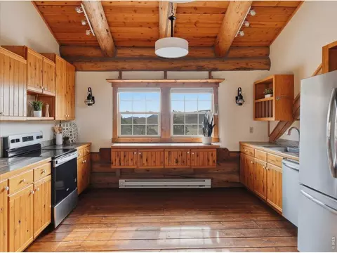 Kitchen - 1652 Eiger Rd, Livermore, CO 80536 photo 2 of 3