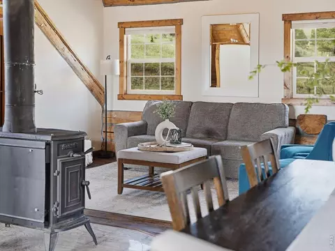 Living - 1652 Eiger Rd, Livermore, CO 80536 photo 2 of 3