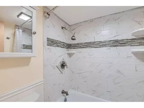 Bath - 2227 Canyon Blvd #B-253, Boulder, CO 80302 photo 2 of 3