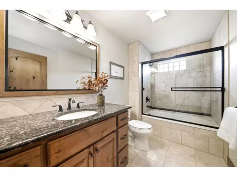 Bath - 2153 Mountain River Rd, Berthoud, CO 80513 photo 6 of 6