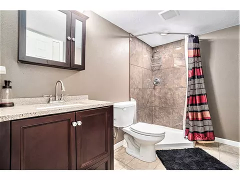 Bath - 2601 Alpine Ave, Greeley, CO 80631 photo 2 of 2