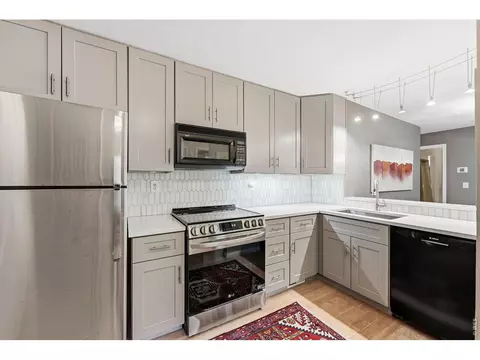 Kitchen - 3202 Cripple Creek Trl, Boulder, CO 80305 photo 3 of 3