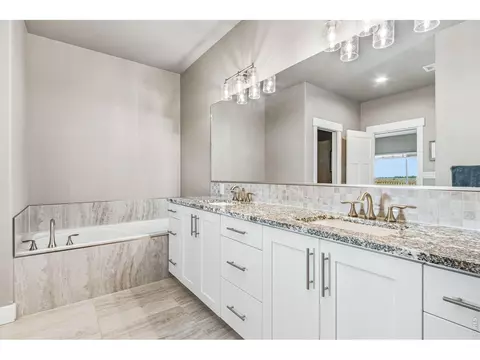 Bath - 7161 Silver Ct, Timnath, CO 80547 photo 2 of 5
