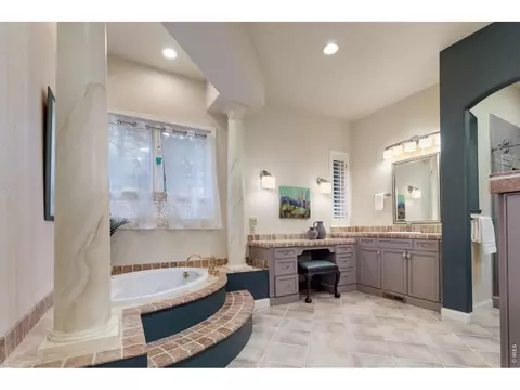 Bath - 119 Eagle Canyon Cir, Lyons, CO 80540 photo 3 of 8