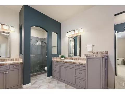 Bath - 119 Eagle Canyon Cir, Lyons, CO 80540 photo 4 of 8