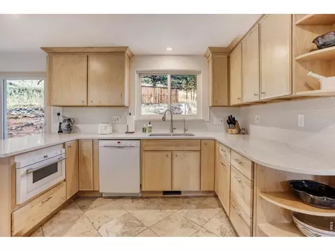 Kitchen - 194 N Cedar Brook Rd, Boulder, CO 80304 photo 3 of 3