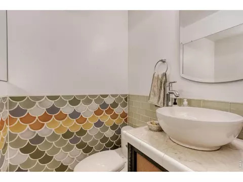 Bath - 194 N Cedar Brook Rd, Boulder, CO 80304 photo 1 of 3