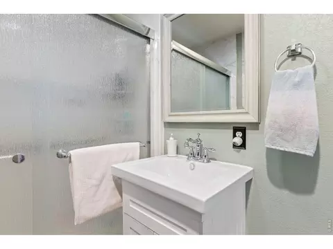 Bath - 3348 E 118th Way, Thornton, CO 80233 photo 2 of 3