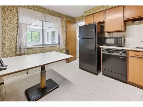 Kitchen - 4700 Shawnee Pl, Boulder, CO 80303 photo 3 of 4