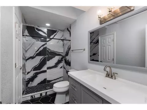 Bath - 3275 34th St # 77, Boulder, CO 80301 photo 1 of 2