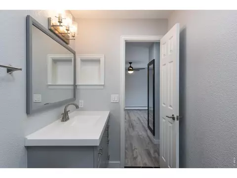 Bath - 3275 34th St # 77, Boulder, CO 80301 photo 2 of 2