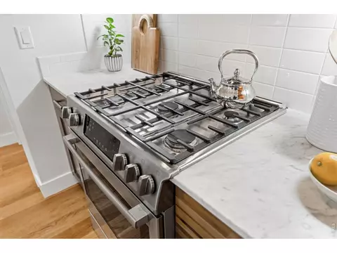 Kitchen - 2056 Walnut St #B, Boulder, CO 80302 photo 6 of 7