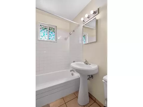 Bath - 3265 Euclid Ave, Boulder, CO 80303 photo 1 of 1