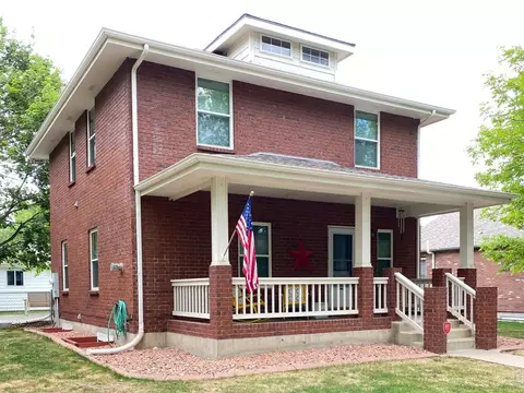 214 E Colorado Ave, Berthoud, CO 80513 photo 2