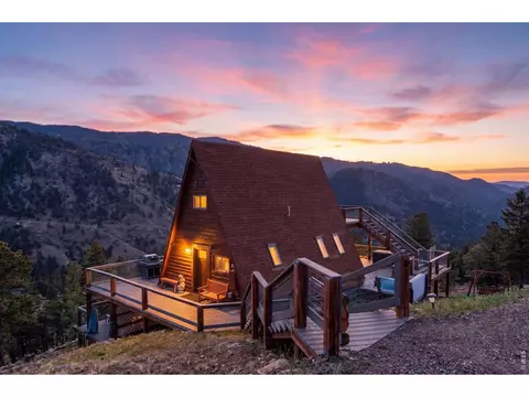 500 Bulwark Ridge Dr, Glen Haven, CO 80532