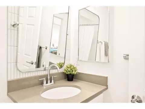 Bath - 3077 29th St #105, Boulder, CO 80301 photo 6 of 7