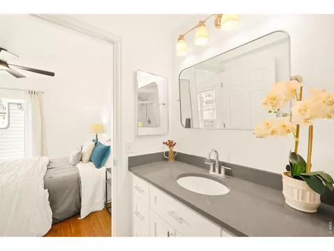 Bath - 3077 29th St #105, Boulder, CO 80301 photo 2 of 7