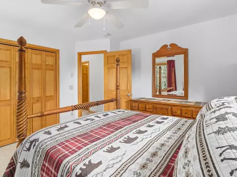 Bedroom - 1002 Streamside Dr, Glen Haven, CO 80532 photo 2 of 3