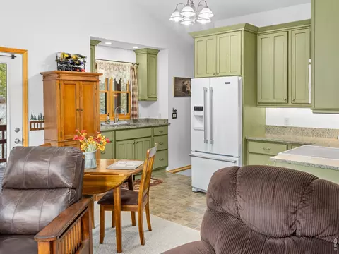 Kitchen - 1002 Streamside Dr, Glen Haven, CO 80532 photo 2 of 7