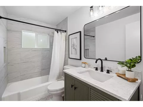 Bath - 3664 Chase Ct, Boulder, CO 80305 photo 1 of 2