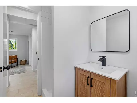 Bath - 3664 Chase Ct, Boulder, CO 80305 photo 2 of 2