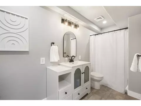 Bath - 1401 7th St, Pierce, CO 80650 photo 5 of 5