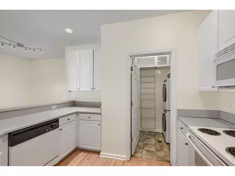 Kitchen - 530 Mohawk Dr #96, Boulder, CO 80303 photo 1 of 3