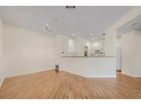 Living - 530 Mohawk Dr #96, Boulder, CO 80303 photo 3 of 9