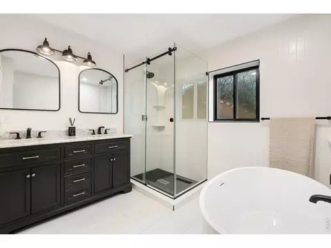 Bath - 926 4th Ave, Lyons, CO 80540 photo 1 of 4