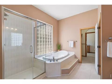 Bath - 535 Lakeside Pl, Windsor, CO 80550 photo 2 of 4
