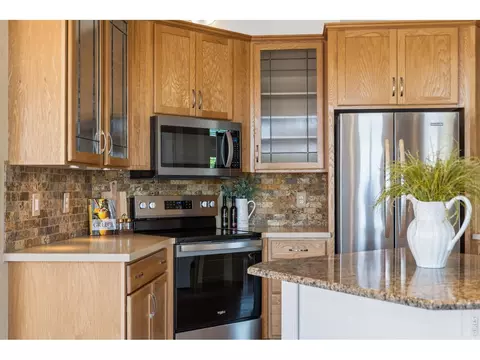 Kitchen - 535 Lakeside Pl, Windsor, CO 80550 photo 4 of 5