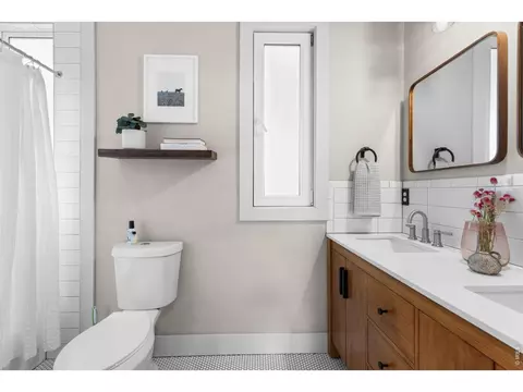 Bath - 1905 Arapahoe Ave, Boulder, CO 80302 photo 2 of 3