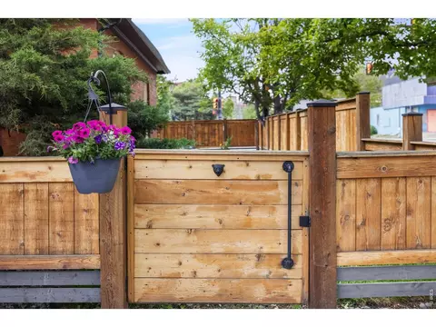 Exterior - 1905 Arapahoe Ave, Boulder, CO 80302 photo 7 of 13