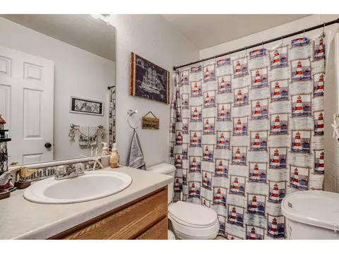 Bath - 4228 E 94th Pl, Thornton, CO 80229 photo 2 of 2