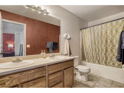 Bath - 4228 E 94th Pl, Thornton, CO 80229 photo 1 of 2