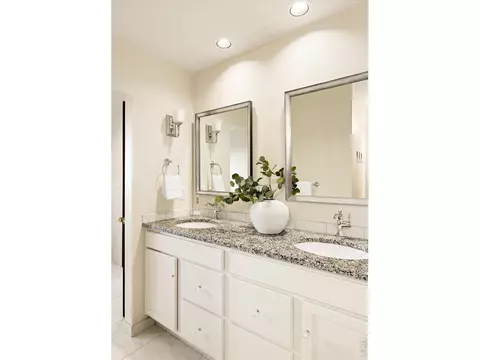 Bath - 124 Deer Trail Cir, Boulder, CO 80302 photo 3 of 4