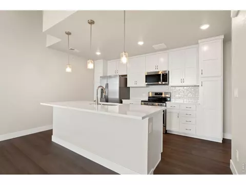 4260 Vulcan Creek Dr #306, Loveland, CO 80538