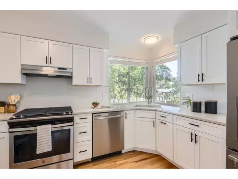 Kitchen - 3200 Wright Ave, Boulder, CO 80301 photo 2 of 3