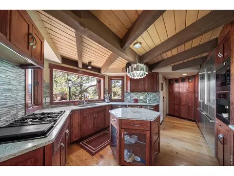 Kitchen - 1692 Kiowa Rd, Lyons, CO 80540 photo 3 of 5