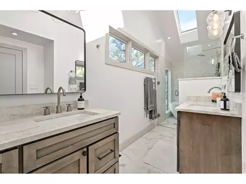 Bath - 770 N Cedar Brook Rd, Boulder, CO 80304 photo 3 of 6