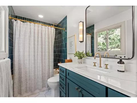 Bath - 770 N Cedar Brook Rd, Boulder, CO 80304 photo 2 of 6